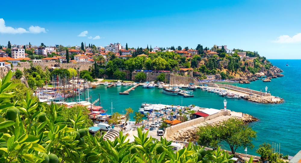 Přístav v městě Antalya