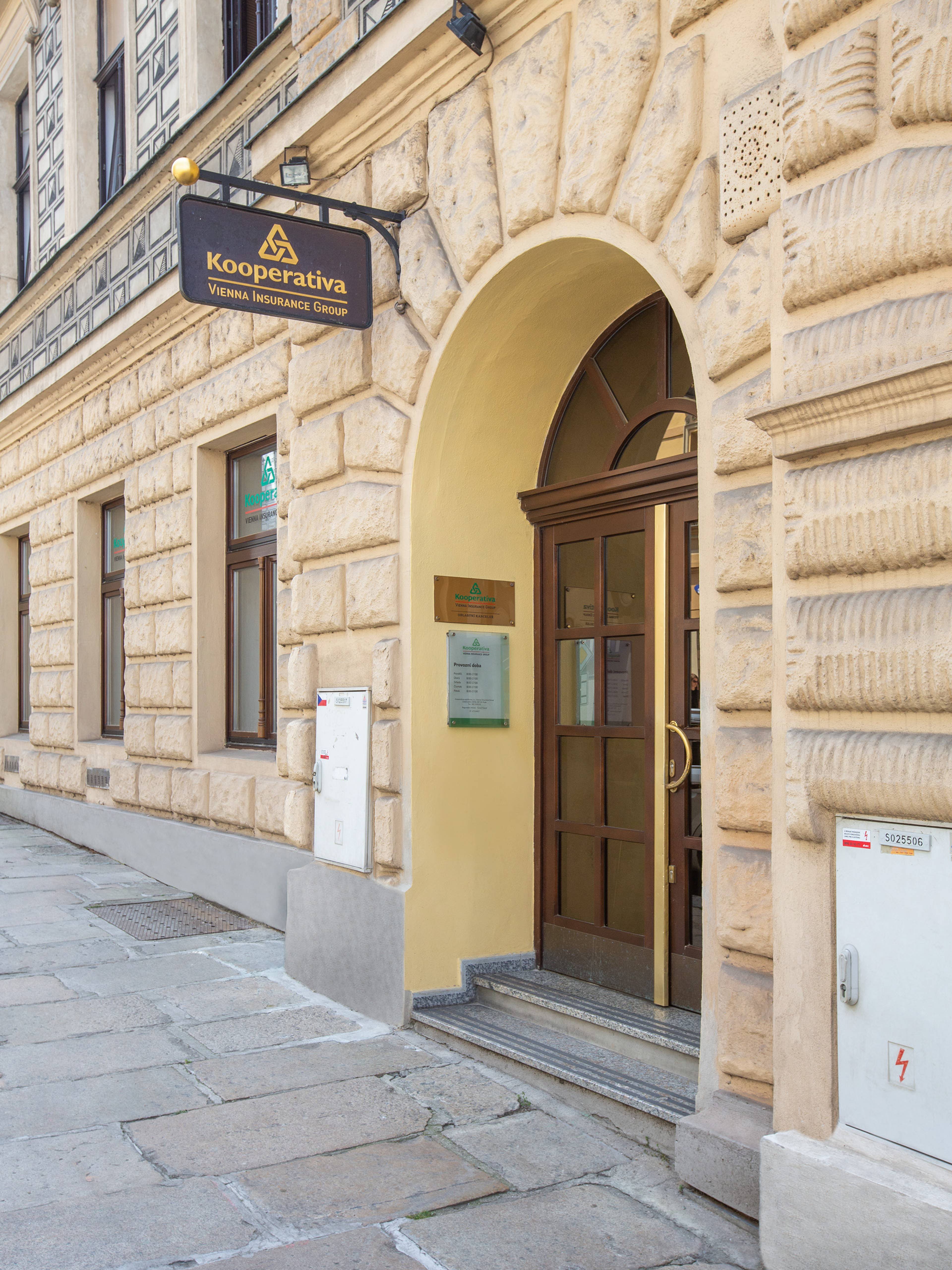 1920x2560_Pisek_01.jpg