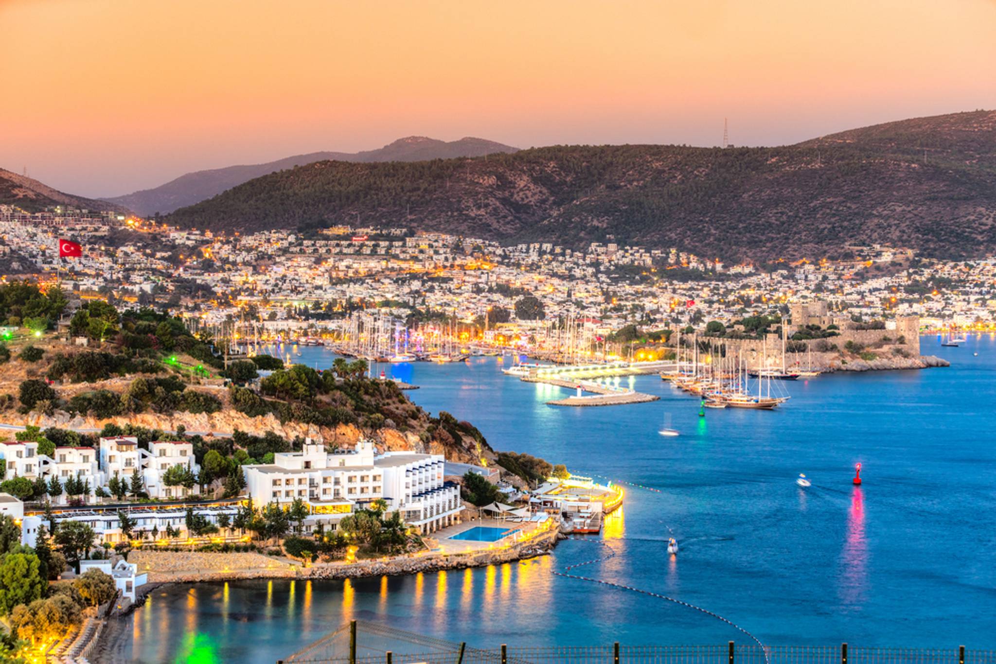 Podvečerní pláž u města Bodrum