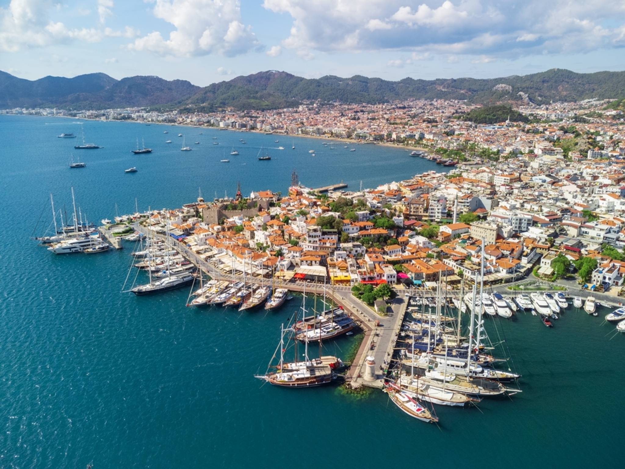 Marmaris leží v malebném zálivu
