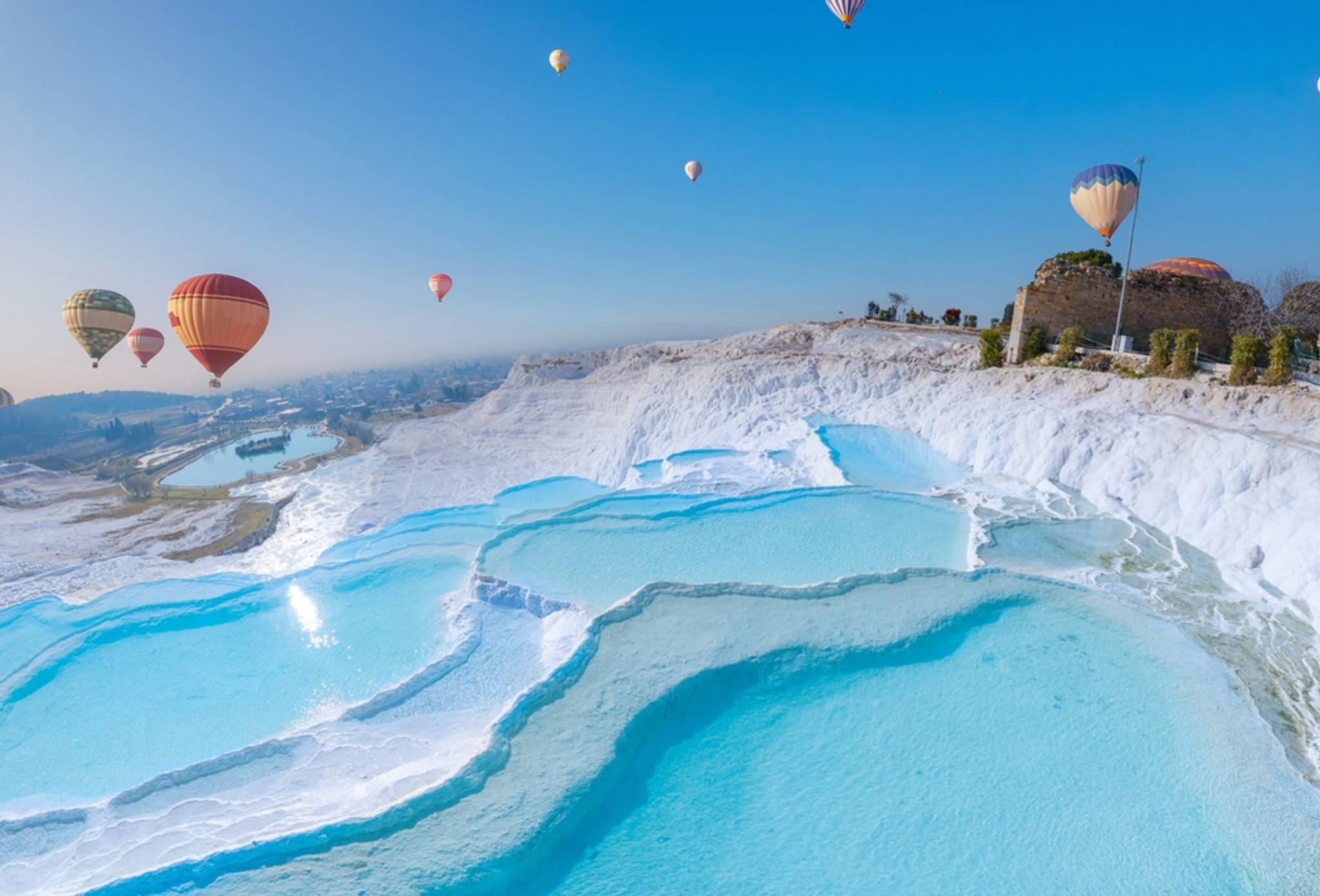 Kaskády Pamukkale a antické město Hierapolis